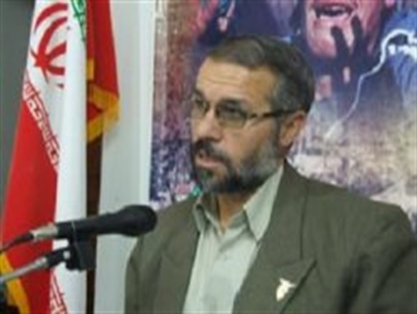 عرب‌پور، تحلیلگر سیاسی: اگردفتر تحکیم وحدت جرات می‌کند، من آمادگی مناظره با صادق زیباکلام را دارم