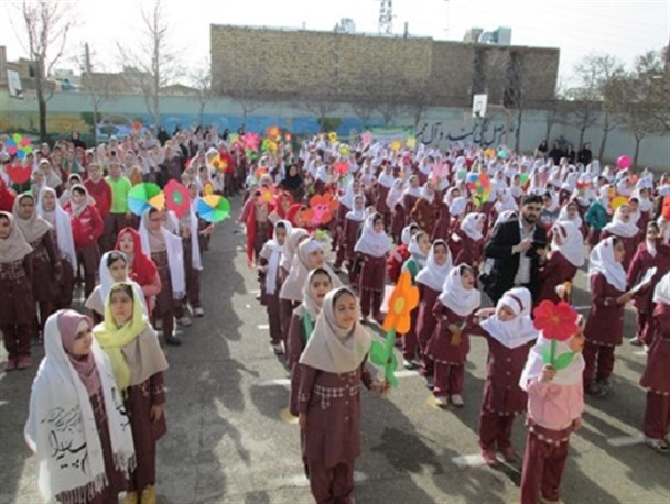 جشن روز درختکاری در تاکستان برگزار شد