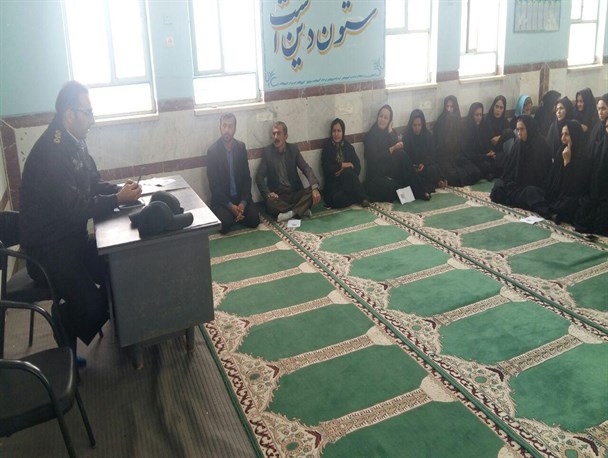 برگزاری جلسات آموزشی پلیس مبارزه با مواد مخدر در شهرستان لالی + عکس