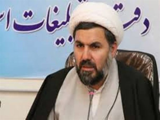 دلسوزان فرهنگی در هدایتگری جامعه خانواده خود را اولویت قرار دهند