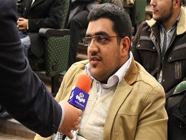 دانشجو باید نسبت به تمامی درد های جامعه حساس باشد