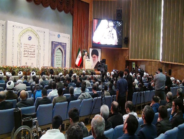 تجلیل از  فعالان اسلامشهر در همایش تجلیل از کانون های فرهنگی هنری استان تهران