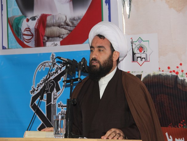 شهداء مصداق بارز انقلابی بودن در جامعه هستند / گسترش فرهنگ ایثار و شهادت تضمین کننده امنیت کشور است