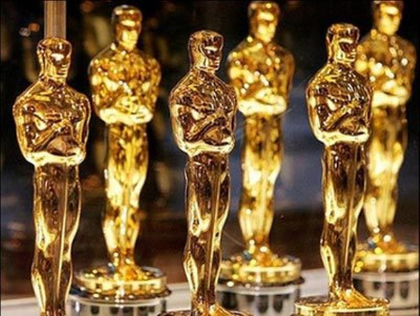 فرق است بین افتخار آفرینی برای وطن و وطن فروشی