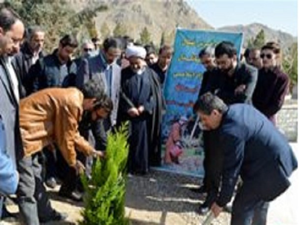 دانشگاه آزاد به نیازهای جامعه در زمینه های مختلف بصورت علمی پاسخ دهد