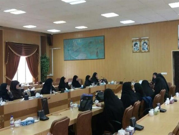 ارائه بسته‌های حاوی پیام عفاف و حجاب به مسافران نوروزی در شهرستان دماوند/ همایش عفاف و حجاب در شهرستان دماوند برگزار می‌شود