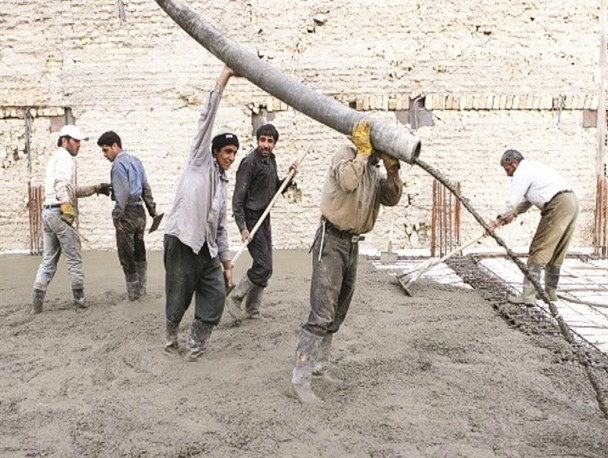 اشتغال کارگران افغان و بیکاری جوانان درگچساران/ پول هایی که به جیب افغان ها می رود+فیلم
