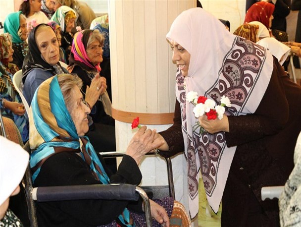 لبخند روز زن بر لبان مادران کهریزک نقش‌بست