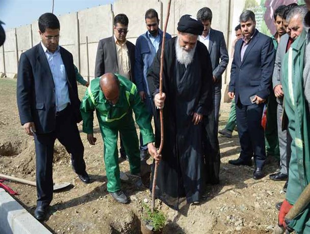 غرس درخت به یاد شهدای رسانه در باقرشهر + تصاویر