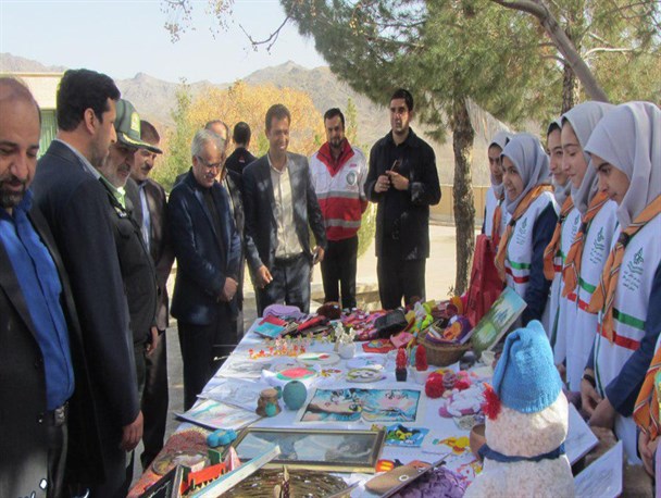 برگزاری مراسم جشن نیکوکاری در مدارس نطنز و بادرود/ تصاویر