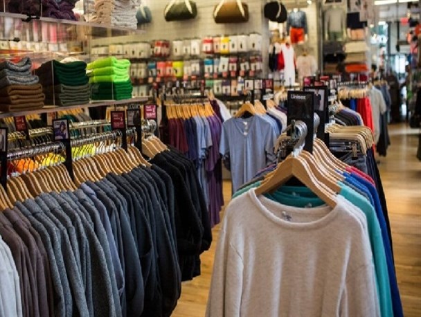 افزایش ۲۵ درصدی قیمت پوشاک در بازار/ تعطیلی ۱۰۸ مغازه استیجاری فروش البسه در بجنورد