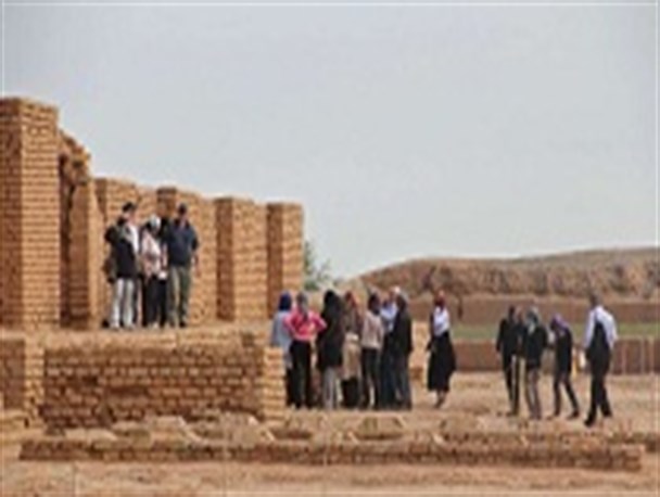 بازدید ۹۰۰۰ نفر از آثار تاریخی و گردشگری اردستان