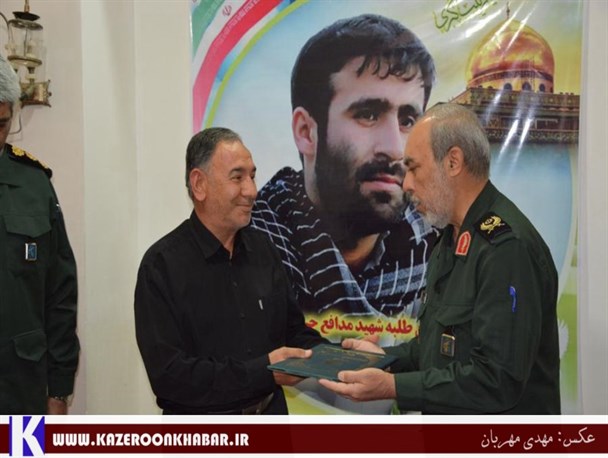 دیدار جانشین سپاه فجر فارس با خانواده شهدای مدافع حرم کازرون