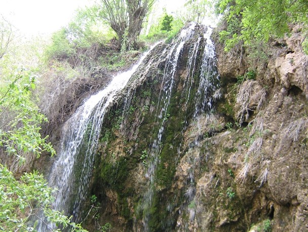 آبشار روستای اسطرخی/ نقاشی کم نظیر طبیعت