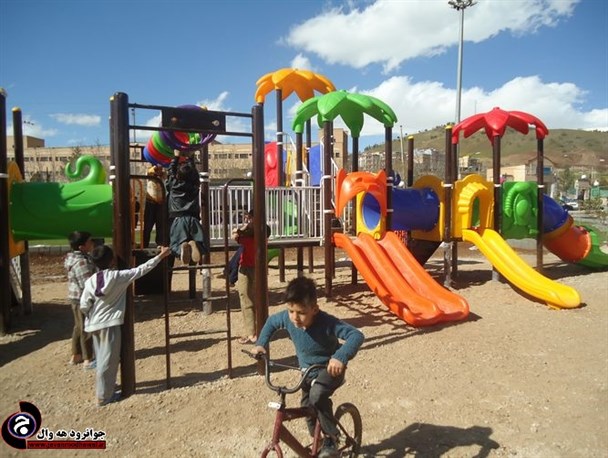 تجهیز و نصب امکانات بازی کودکان در فضا های سبز جوانرود + تصاویر