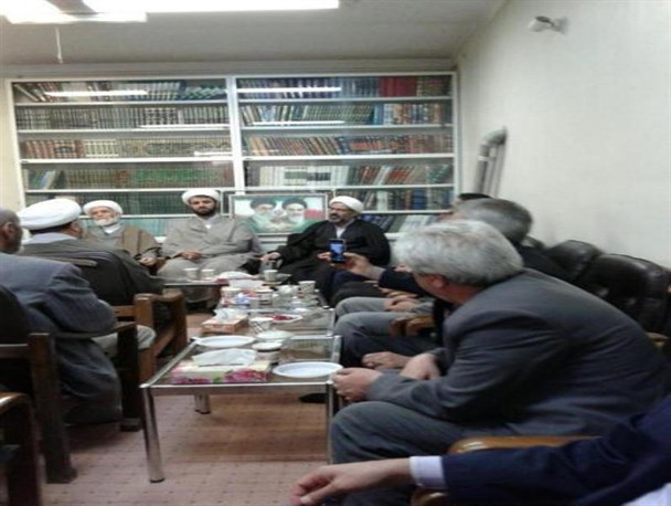 نگاه مسئولین، توجه به کسب و کار و صنایع دستی، برای اشتغال جوانان باشد