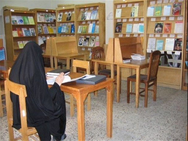فرهنگ مطالعه و کتاب خوانی در بین ایرانی ها پایین است / مطالعه جزء اولویت های جوانان نیست