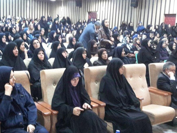 زنان نقش مهمی در تحقق سیاستهای اقتصادی کشور دارند/ وجود دومیلیون و 500 هزار زن بی سرپرست در کشور