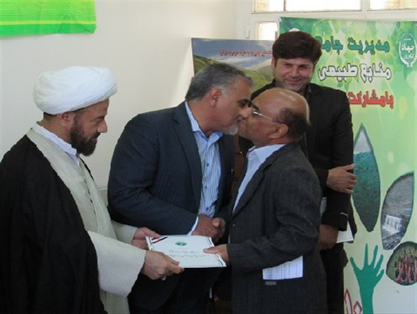 آئین معارفه رئیس اداره منابع طبیعی و آبخیزداری لنجان/تصاویر