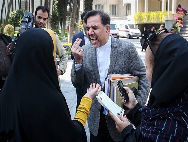 آخوندی، خبرنگار و اصلی به نام ادب!