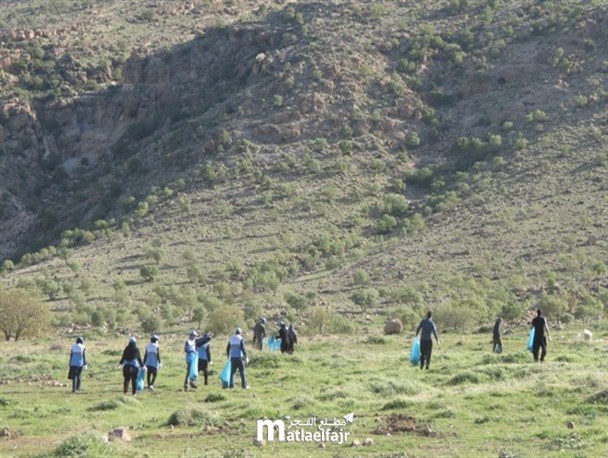 15 هکتار از تفرجگاه ناودار گیلانغرب پاکسازی شد+ تصاویر