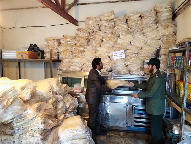 ارسال محموله کمک‌های مردمی شازند برای سیل‌زدگان لرستان و ایلام+تصاویر