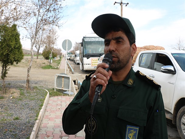 اعزام کاروان۱۳۲ نفره بسیجیان و پاسداران جهادگر سپاه روح الله به مناطق سیل زده لرستان