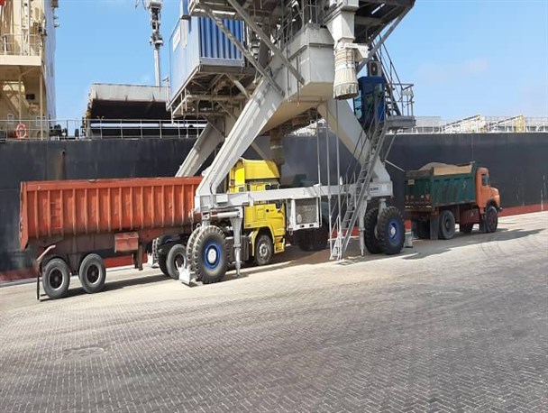 رشد 83 درصدی حمل کالای اساسی از بندر چابهار به سایر نقاط کشور/گندم و برنج عمده کالاهای صادر شده