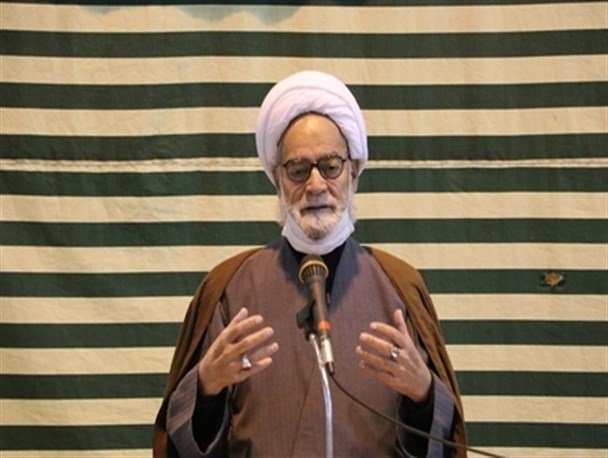 انقلاب اسلامی هر روز عزیزتر و دشمنان منزوی‌تر می‌شوند/ انسان‌های خدانشناس توخالی و ترسو هستند