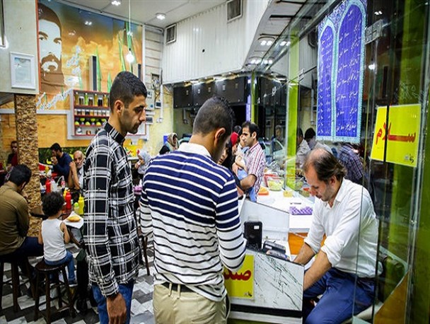 تهیه و توزیع غذای سرد در مغازه‌ها در ماه رمضان ایرادی ندارد