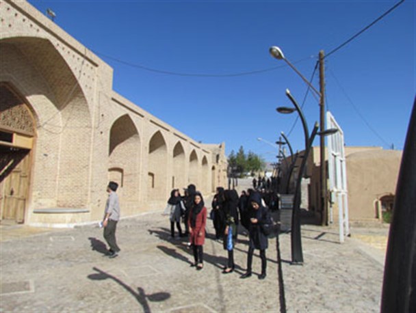 دانشجویان دانشگاه اردکان به بازدید بخش خرانق رفتند