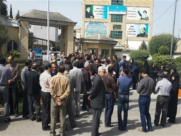 معلمان معترض: معیشت و منزلت؛ مهمترین دغدغه فرهنگیان/ معلمان را اسیر مباحث کلامی نکنید