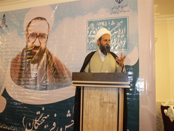معلمان دانش‌آموزانی با انگیزه‌ و کار آفرین تربیت و آموزش دهند