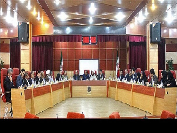 غده سرطانی نامیدن عملکرد شهرداری تا تعارف استاندار و شهردار بر سر قطار شهری اهواز