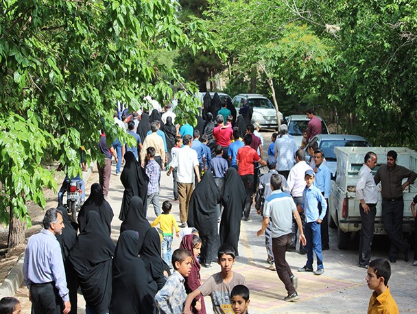 همایش پیاده روی خانوادگی در خلیل آباد برگزار شد+تصاویر