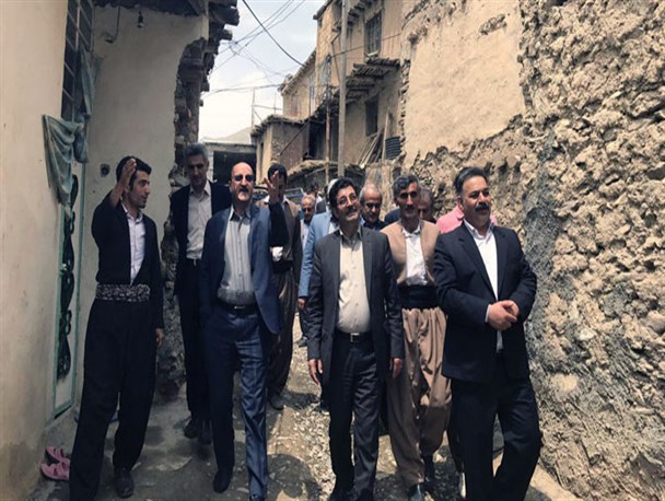 مسئولینی که به تازگی راه روستاهای کُردستان را پیدا کرده‌اند