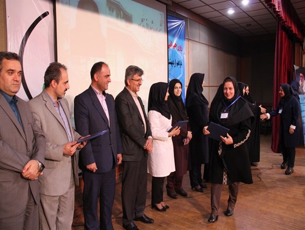 ۵۵ مامای نمونه گیلان تجلیل شدند