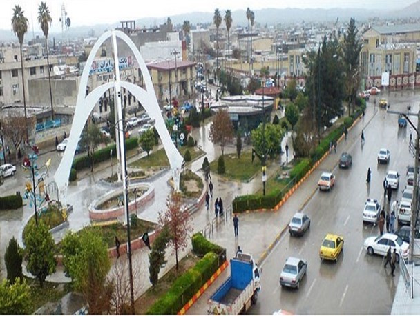 نبود پارکینگ عامل وجود گره های ترافیکی در دهدشت/مرکز شهرستان کهگیلویه بدون پارکینگ عمومی + تصاویر