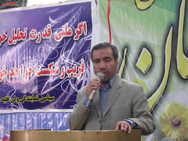 مشکلات نباید ما را از صحنه انقلاب دور کند / دشمن از کم کاری برخی مسئولان سوء استفاده می کند
