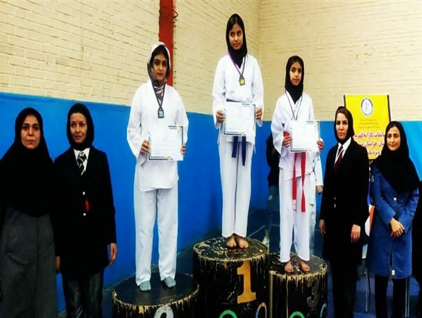 دختران کاراته باز اسفراینی بر جایگاه نخست رقابت های استانی ایستادند