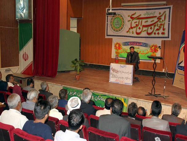 حوزه هنر و فرهنگ باید در راس امور قرار گیرد