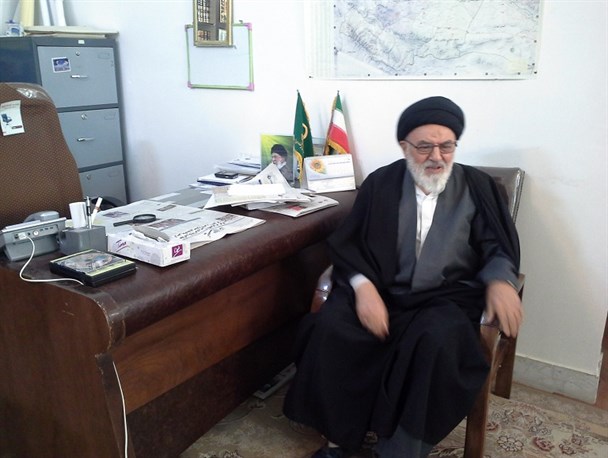 افرادی که از انقلاب خسته شده اند خود را کنار بکشند/تحریف سخنان امام خمینی به ضرر خودشان است