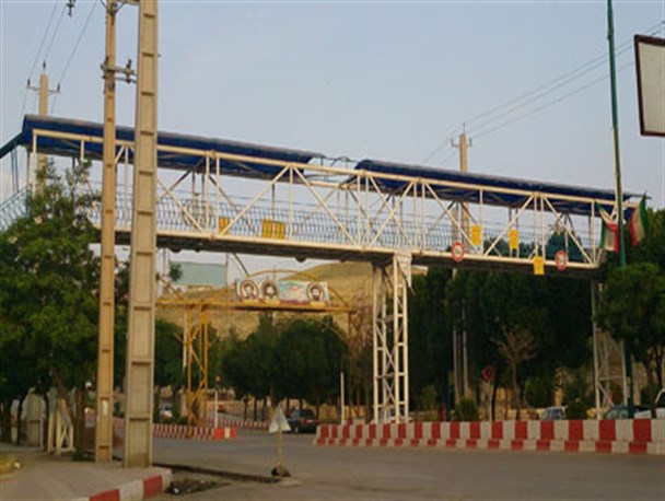 تنها پل بی عابر و عابرینی در حسرت یک پل