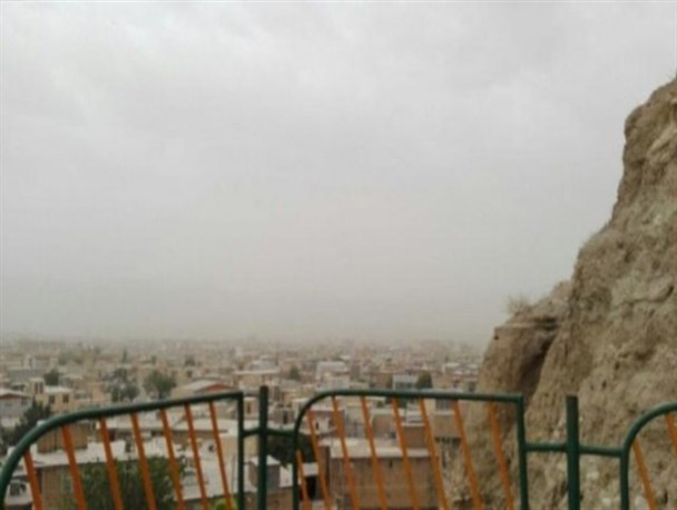 آسمان ثلاث باباجانی در محاصره ریزگردها