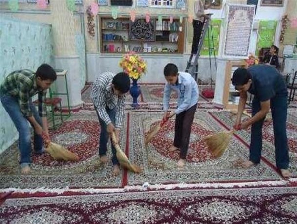 90 مسجد اردل غبار روبی و عطرافشانی شد