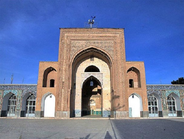 نباید نام امام را از مراکز فرهنگی پاکسازی کرد/مطرح شدن تغییر نام مسجد امام ، سخنی نابخشودنی است