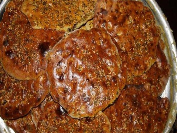 پخت نان سنتی کاکولی آیینی سنتی در ماه مبارک رمضان