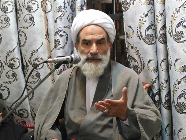 توجه به مبدا و ذکر الله عامل دوری از صفات رذیله و نیل به صفات حمیدیه