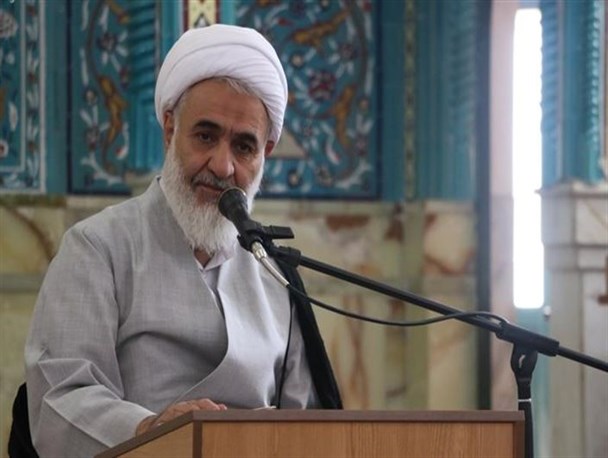 منافقان توان جلوگیری از حرکت انقلاب را ندارند