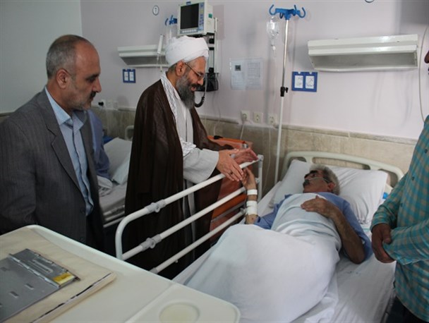 دیدار امام جمعه اهر با هیئت همراه از جانباز شیمیایی ۷۰% اهری + تصاویر